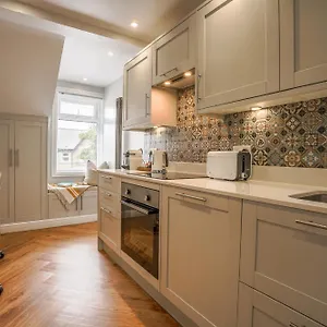 https://the-bribie.yorkshirehotels.net